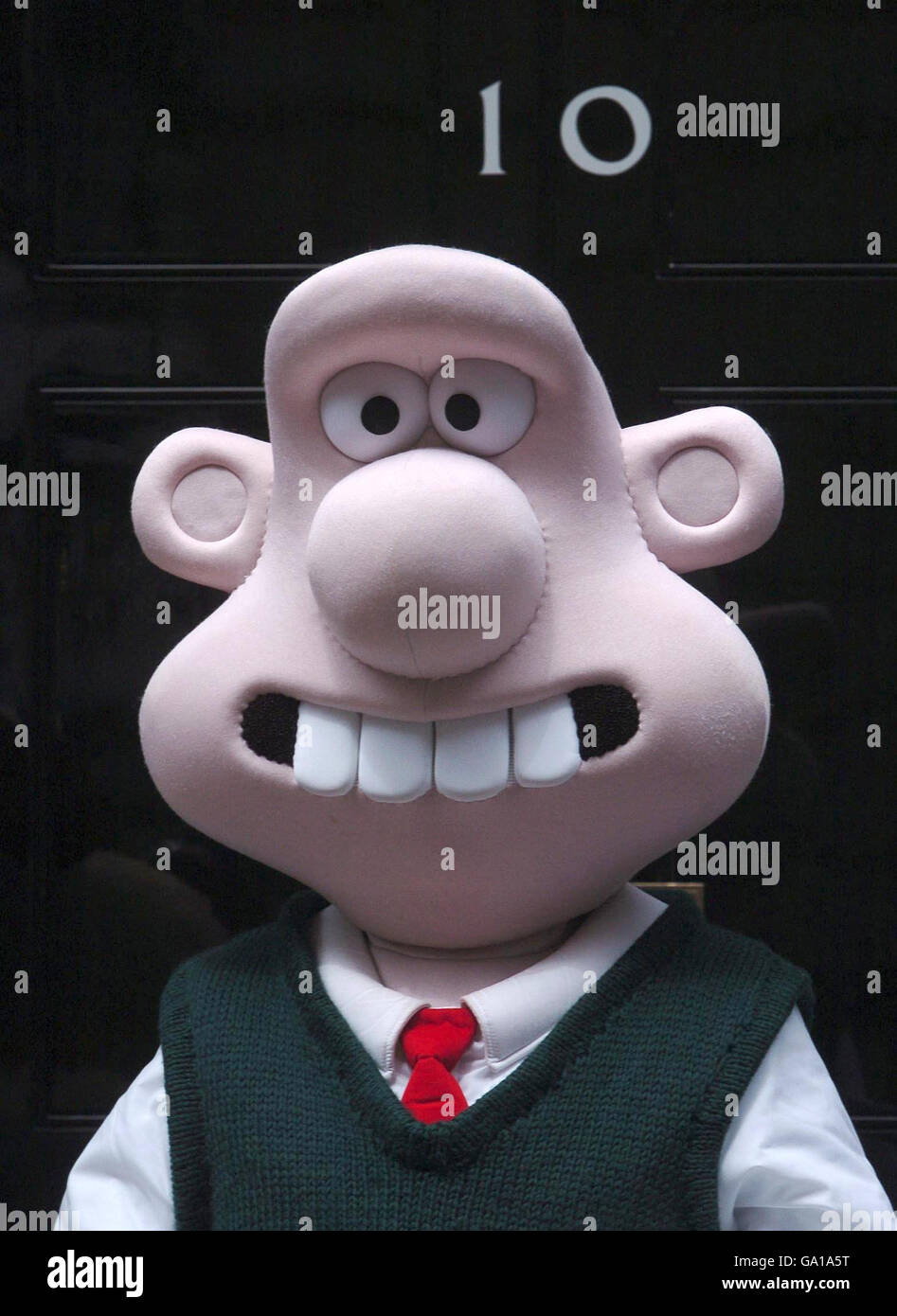 A lifesized character from the duo Wallace and Gromit arrives at 10