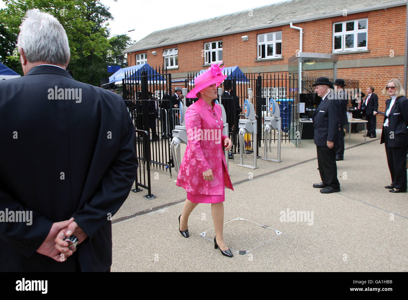 Bbc sports presenter clare balding arrives at the ascot racecourse hi