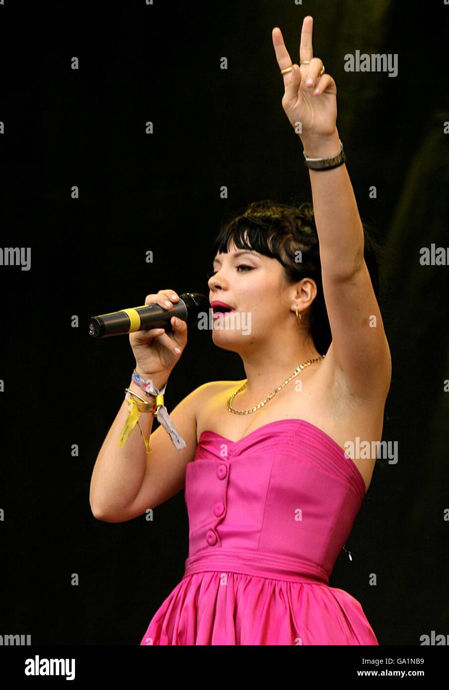 Lily Allen performs on the Pyramid Stage at the 2007 Glastonbury ...