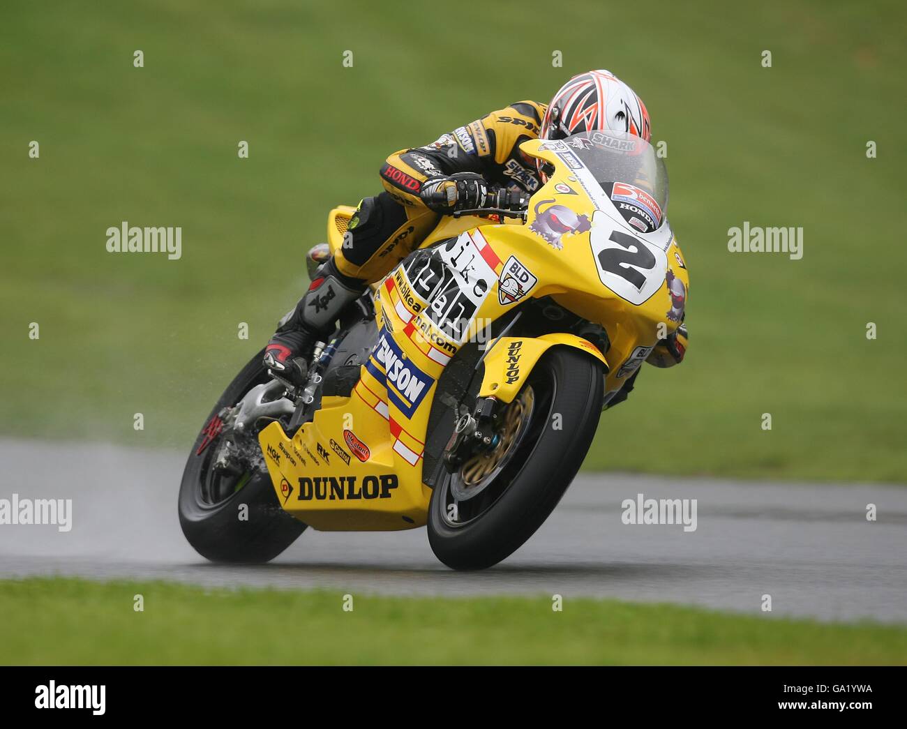 Motorcycling - British Superbike Championship 2007 - Round Eight - Oulton Park. Leon Camier (GBR) Honda - Bike Animal Honda Stock Photo