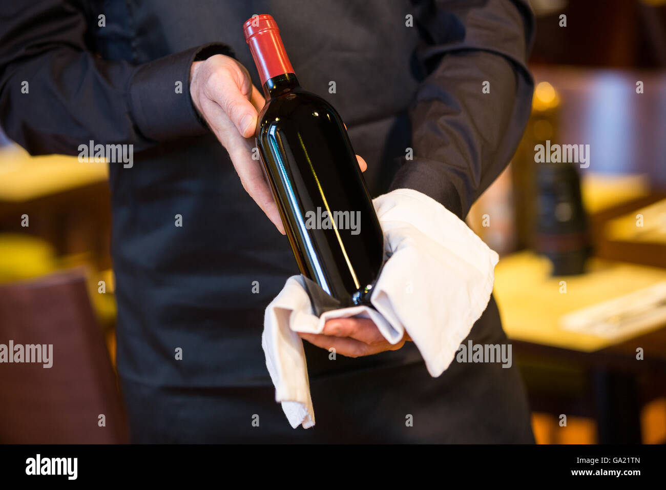 Waiter presenting wine hires stock photography and images Alamy