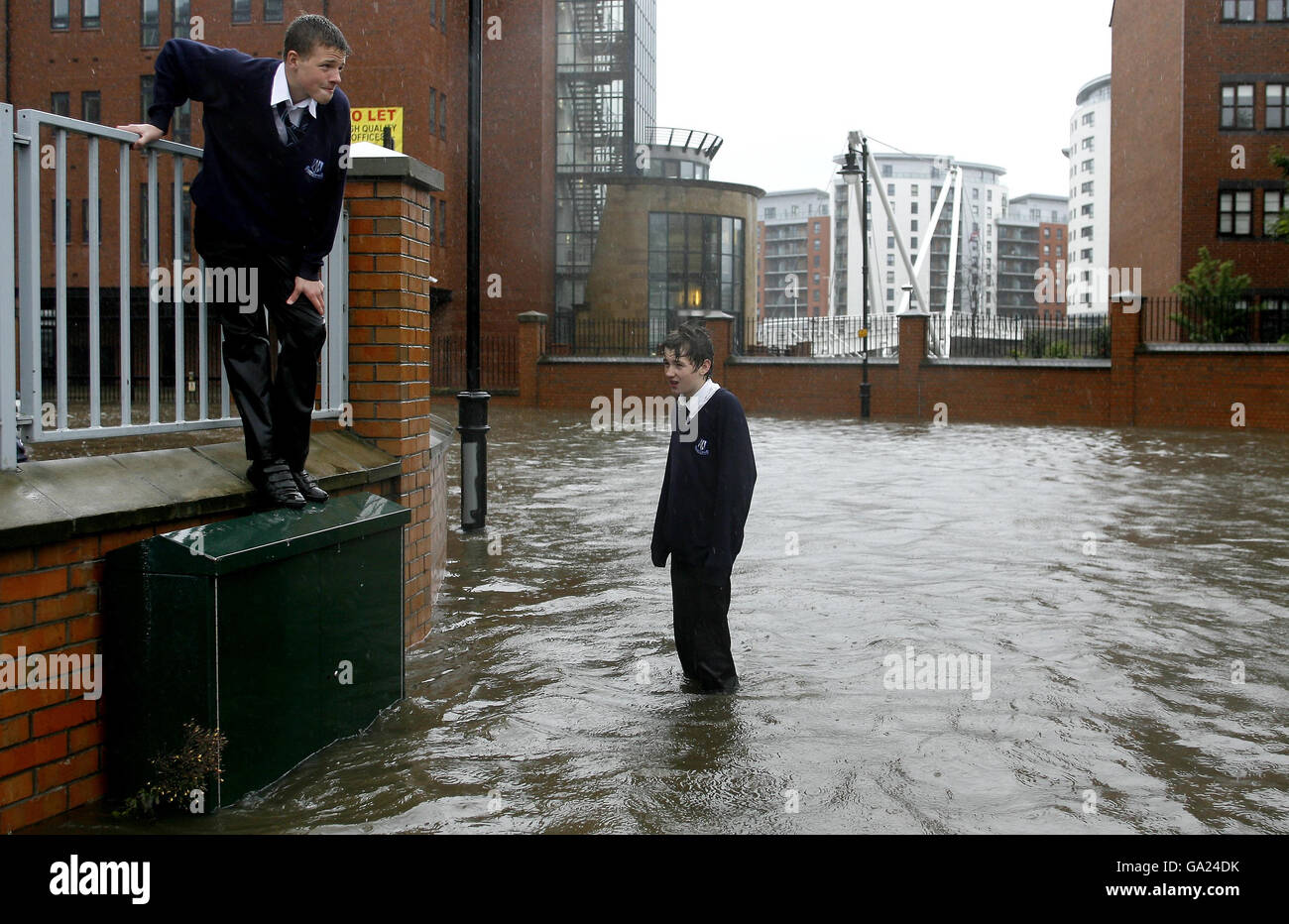 River aire leeds flood hi-res stock photography and images - Alamy