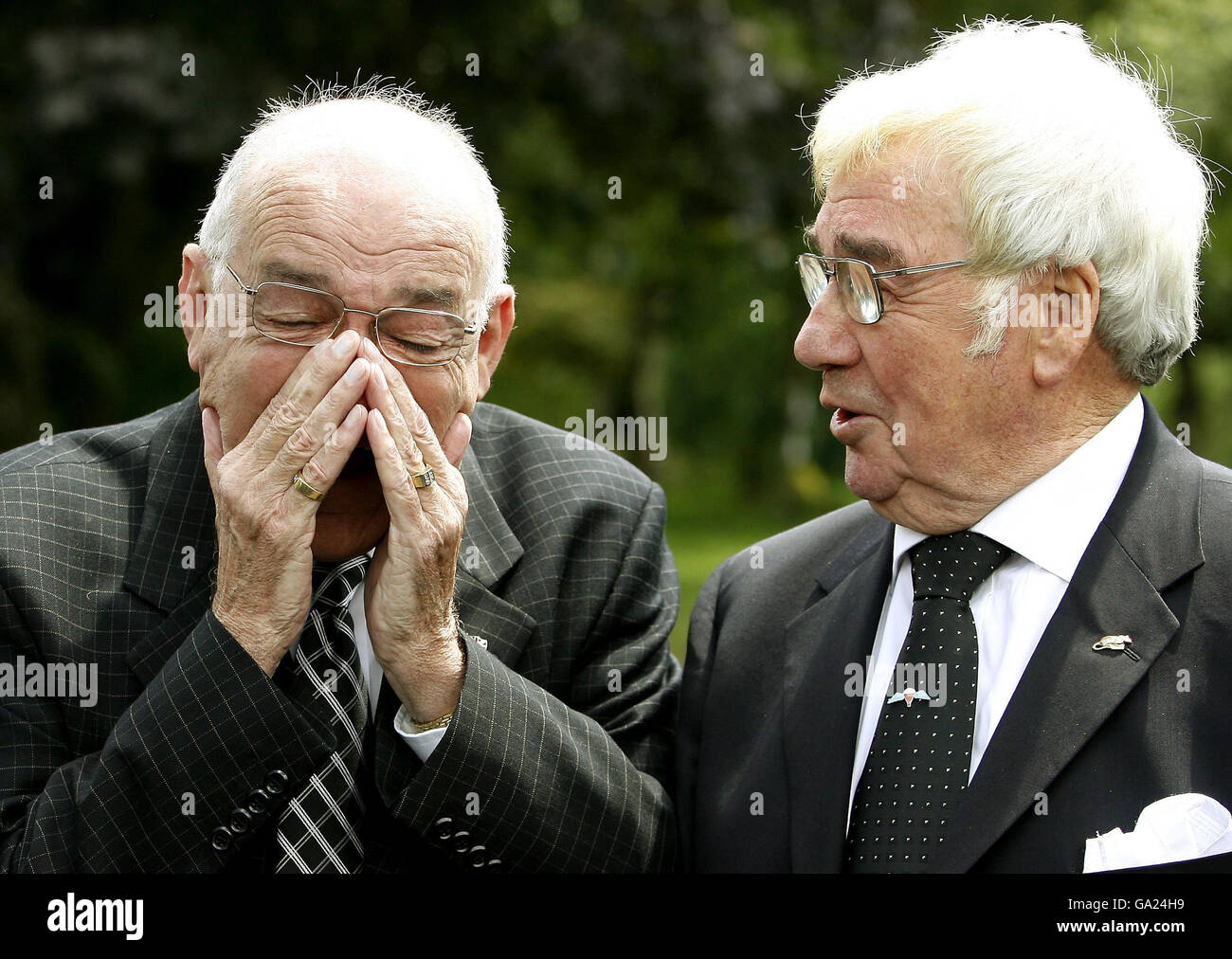 Jim Bowen and Frank Carson (right) arrive for the funeral of Bernard Manning at Blackley Crematorium, Manchester. . Stock Photo