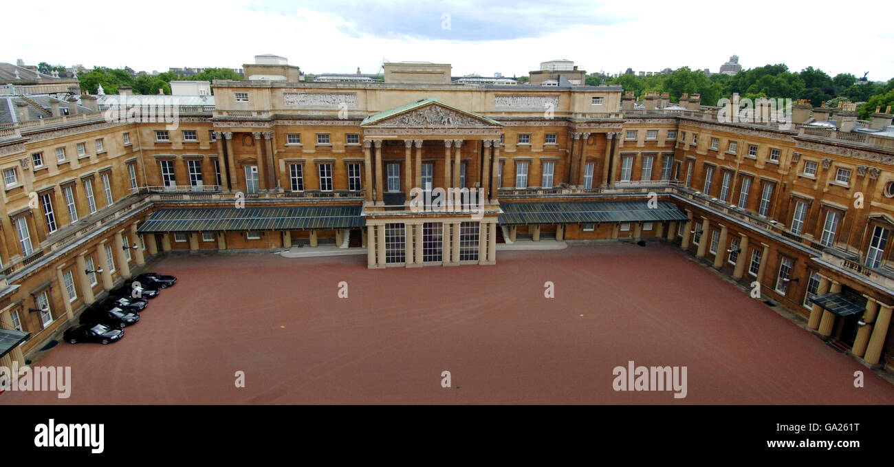 Royals Cost Each Taxpayer 62p Stock Photo Alamy royals-cost-each-taxpayer-62p-stock-photo-alamy