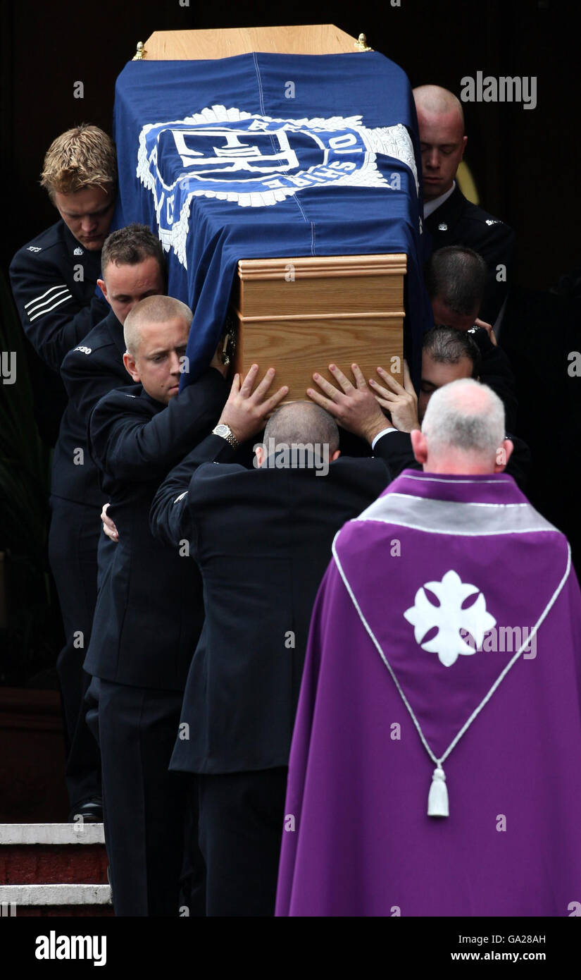 Pc jonathan henry funeral hires stock photography and images Alamy Pc jonathan henry funeral hires stock photography and images Alamy