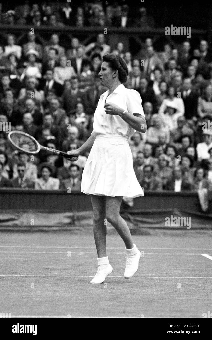 Tennis - Wimbledon Championships. Nancy Wynne Bolton in action Stock Photo
