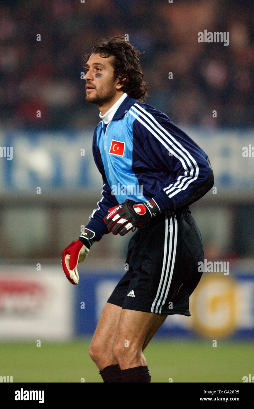 Turkey goalkeeper rustu recber hi-res stock photography and images - Alamy