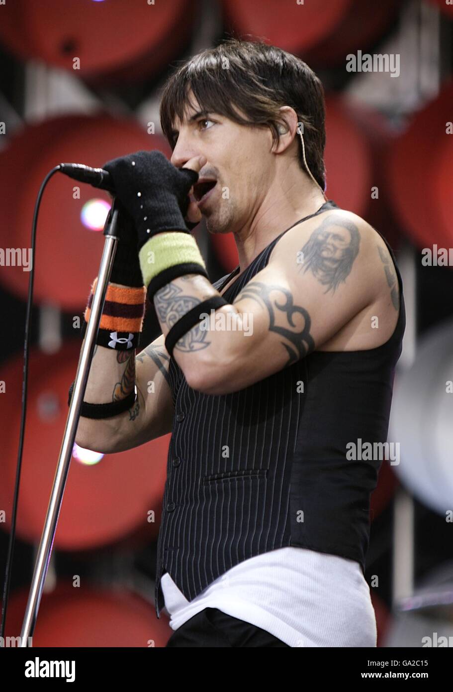 Anthony kiedis hi-res stock photography and images - Alamy