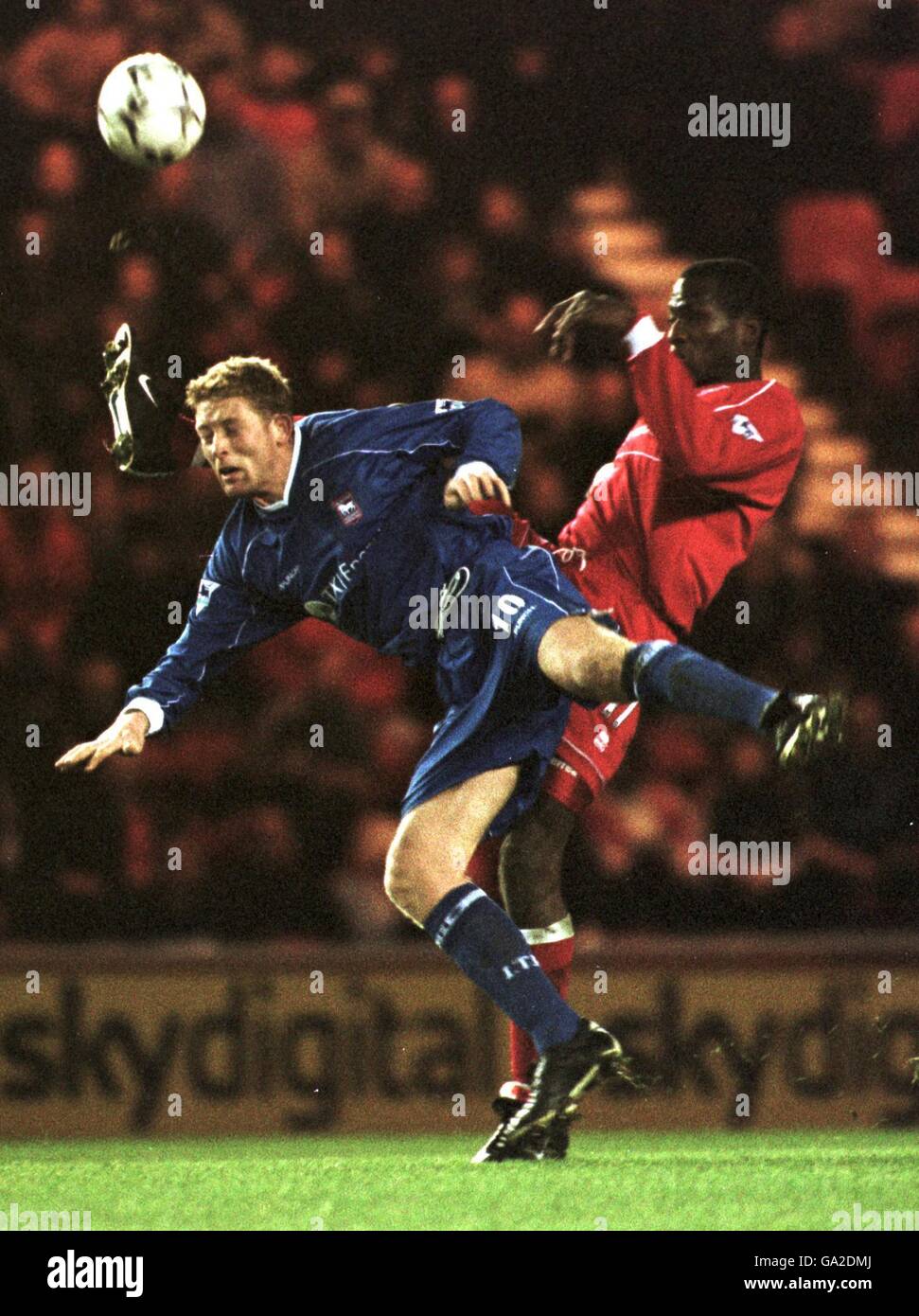 Soccer - FA Barclaycard Premiership - Middlesbrough v Ipswich Town. Ipswich Town's Alun Armstrong battles with Ugo Ehiogu of Middlesbrough Stock Photo