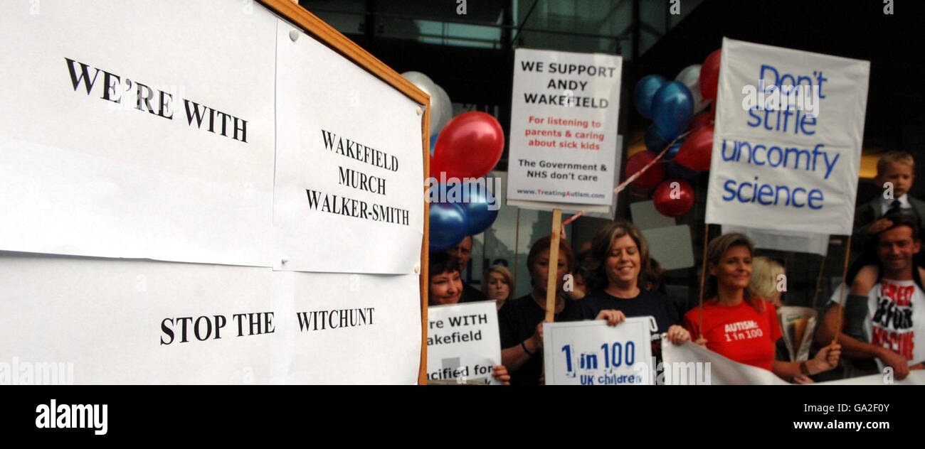 Supporters of Dr Andrew Wakefield and Professors John Walker-Smith and Simon Murch outside at a General Medical Council hearing in central London. Stock Photo