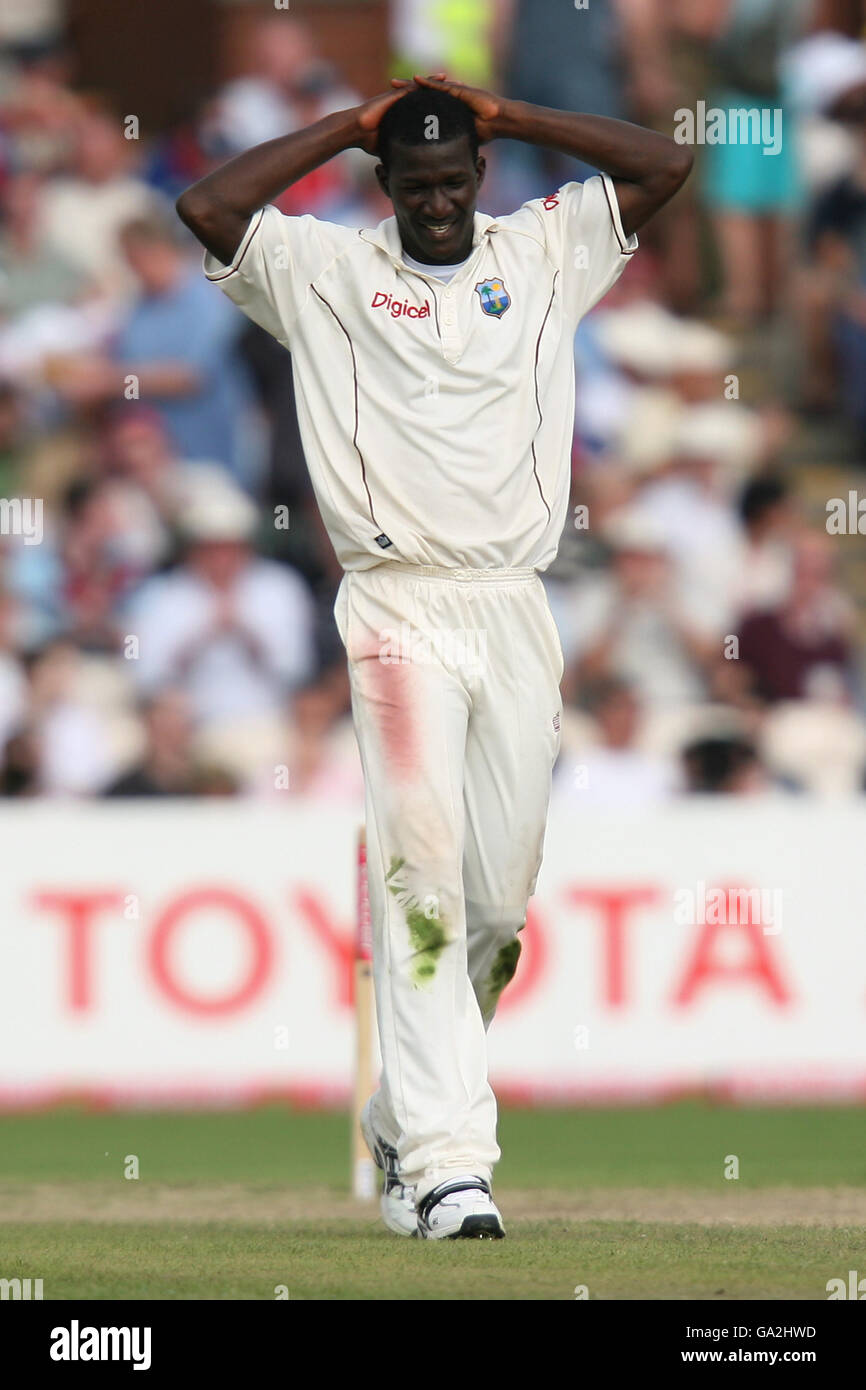 cricket-head-in-hands-hi-res-stock-photography-and-images-alamy