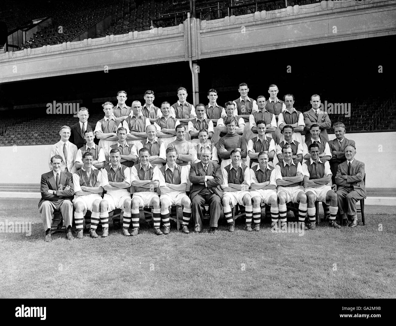 Soccer - Football League Division One - Arsenal Photocall. Arsenal squad 1947-48 Stock Photo