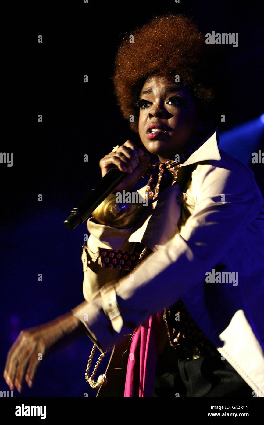 Lauryn Hill in concert London Stock Photo Alamy