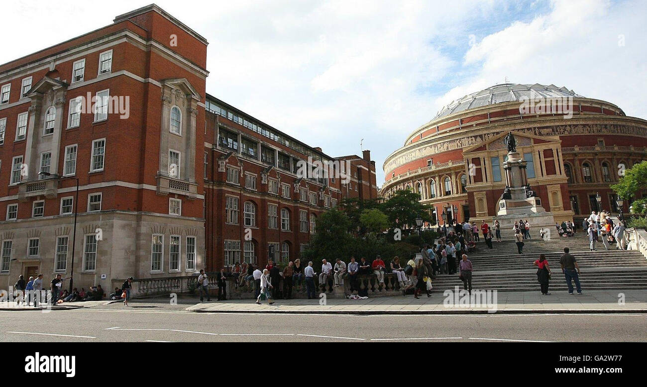 Fans queue for Proms tickets on the South Steps of the Royal Albert ...