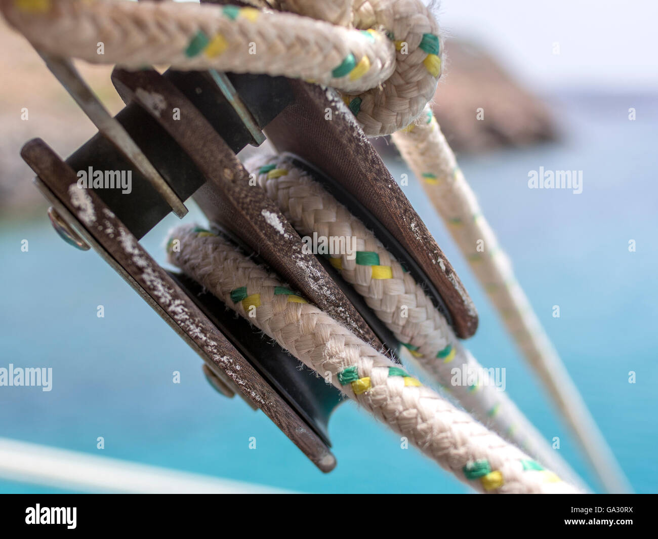 Vintage pulley hi-res stock photography and images - Alamy