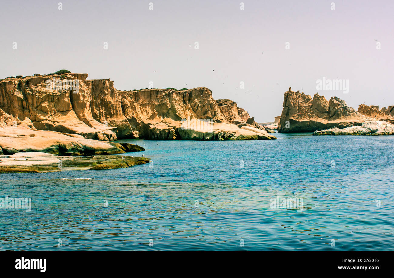 Rock beach hi-res stock photography and images - Alamy