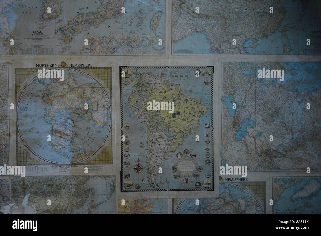 Room of antique maps hi-res stock photography and images - Alamy