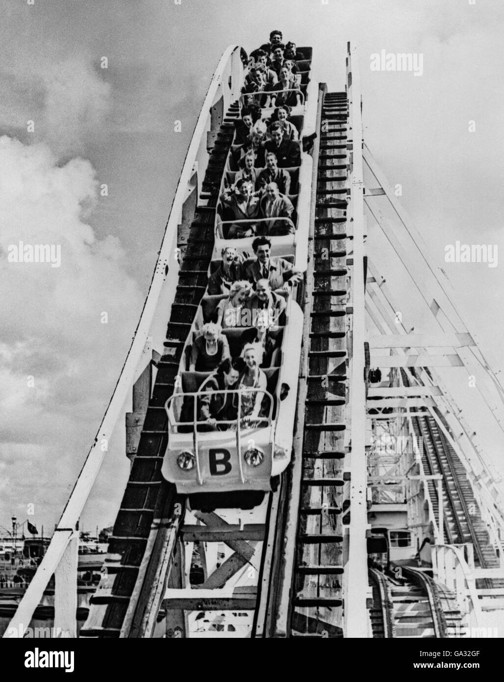 Summer Weather - British Holidays - The Seaside - Blackpool - 1953 Stock Photo