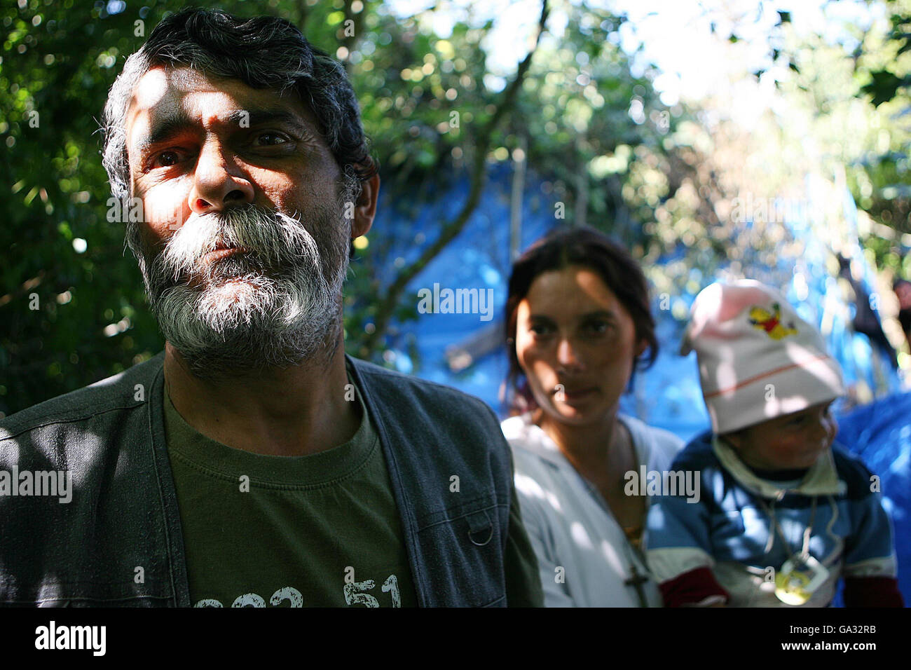 Roma Gypsies camp on the M50 roundabout at Ballymun in Dublin Stock ...