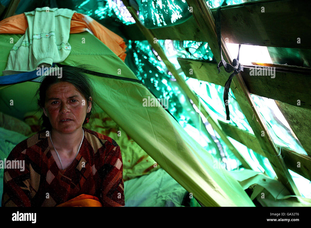 Roma Gypsies Camp On M50 Roundabout Ballymun In Dublin High Resolution ...