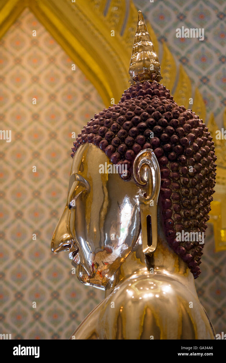 The Gold Buddha at the Temple Wat Traimit in the China Town of Bangkok ...