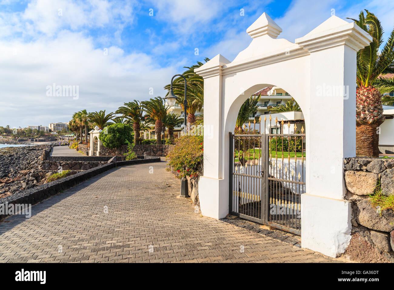 White entrance gate hi-res stock photography and images - Alamy