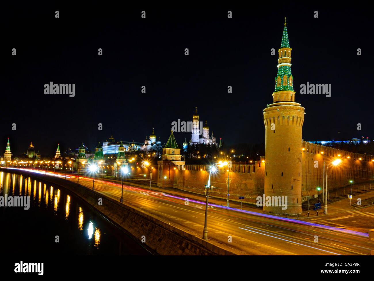 Nighttime view of Kremlin and the Moscow River embankment in Moscow, Russia Stock Photo