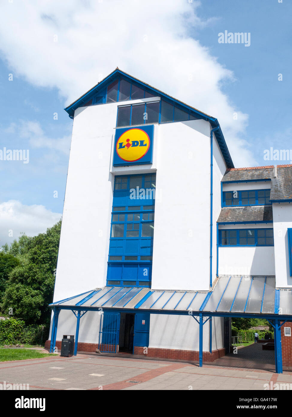 Lidl supermarket shop sign UK Stock Photo