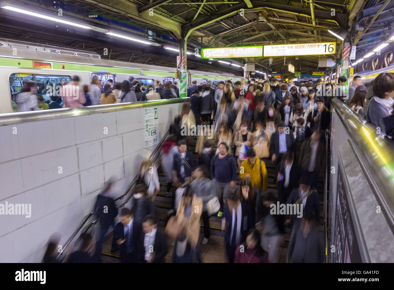 Rush Hour on Tokyo Metro Stock Photo - Alamy