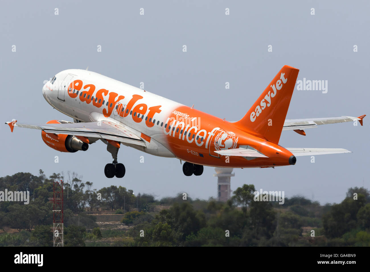 EasyJet Airline Airbus A319-111 [G-EZIO] in special Unicef Color scheme ...