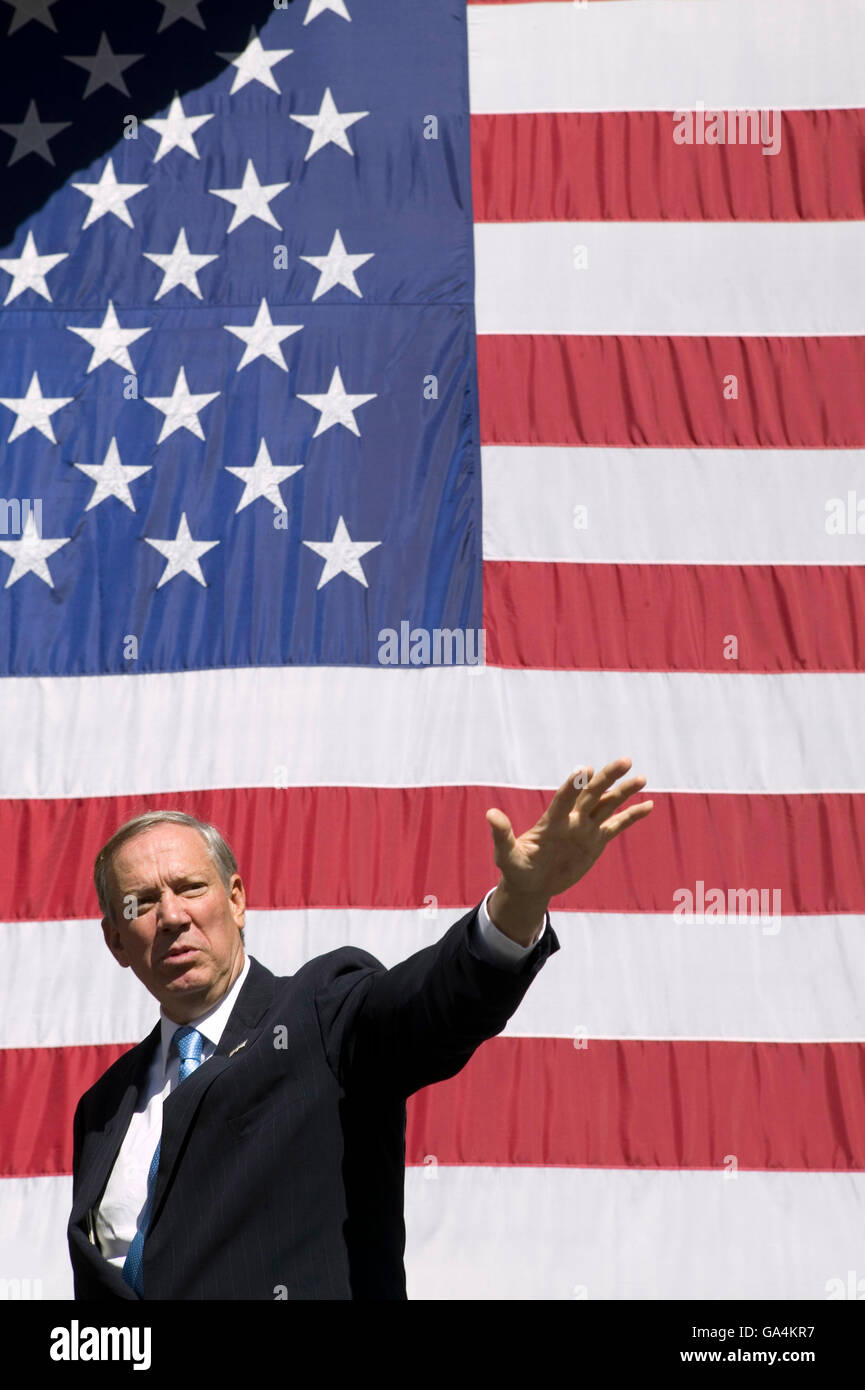 6 September 2005 - New York City - New York State Governor George E ...
