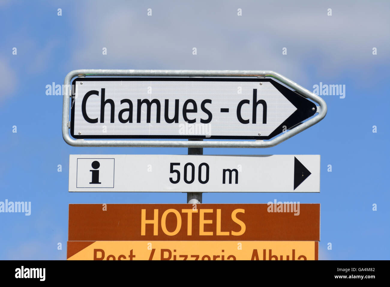 La Punt-Chamues-ch sign to Chamues-ch Switzerland Graubünden, Grisons Oberengadin, Upper Engadine Stock Photo