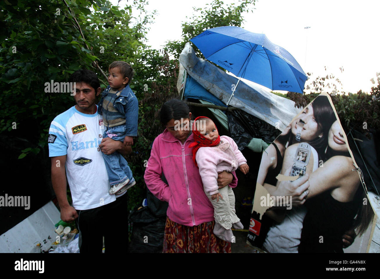 Roma gypsies pictured camp on m ballymun morning hi-res stock ...