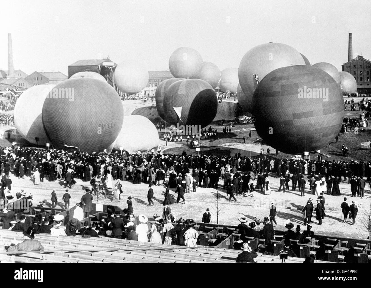 The Fourth Gordon Race 1909 Stock Photo 109514451 Alamy