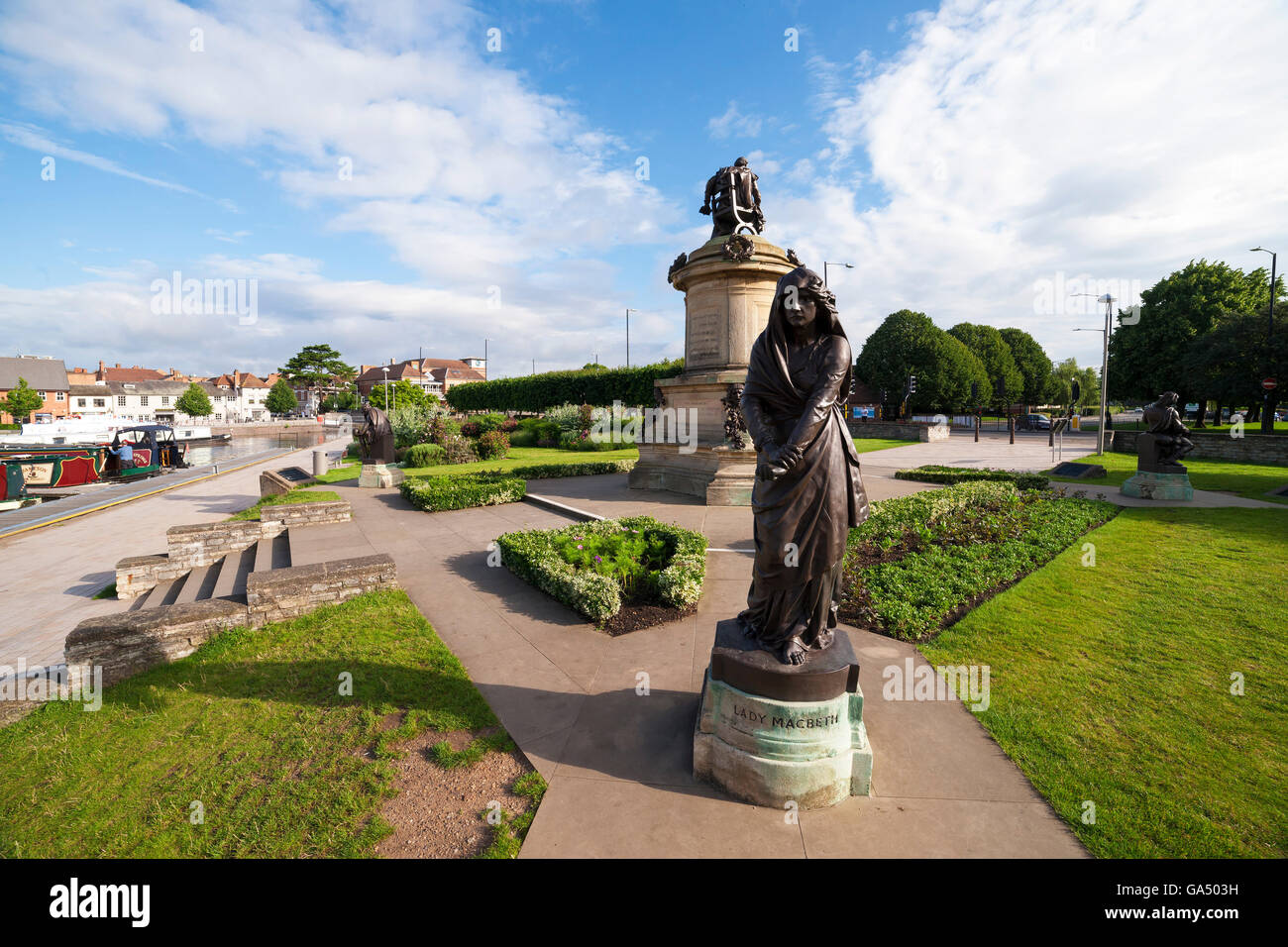 Monument stratford on avon hi-res stock photography and images - Alamy