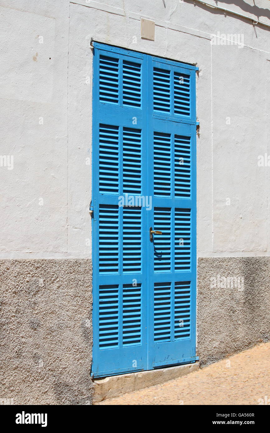 Italian Style Building Blinds & Doors - HO Scale 1/87 Model Train Diorama Set (24 Pcs)