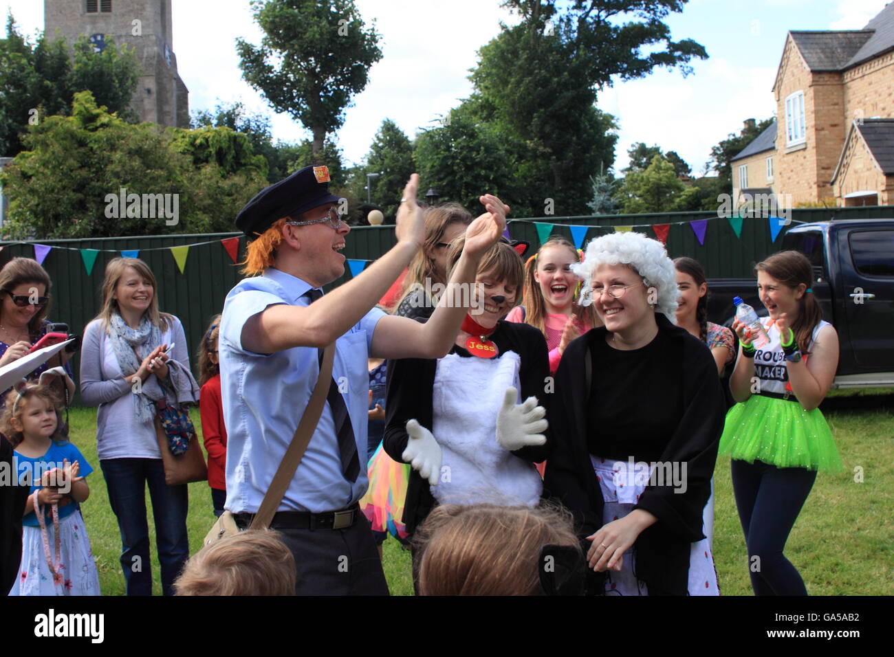 Doddington, Cambridgeshire, UK. 2nd July, 2016. contestants in the 80s