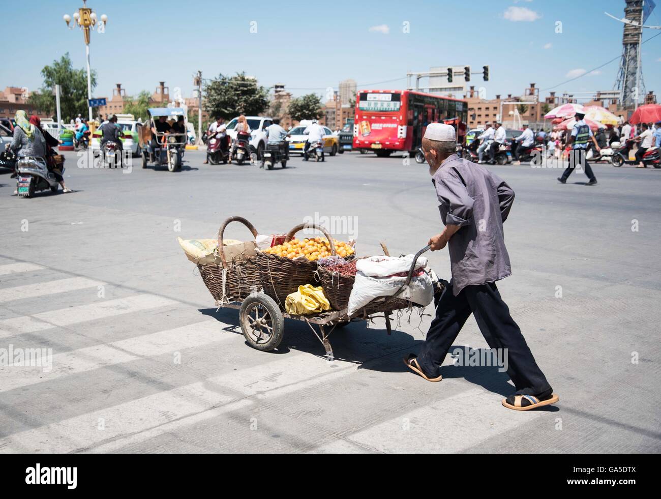 Kashgar western and central asian bazaar for international trade hi-res ...