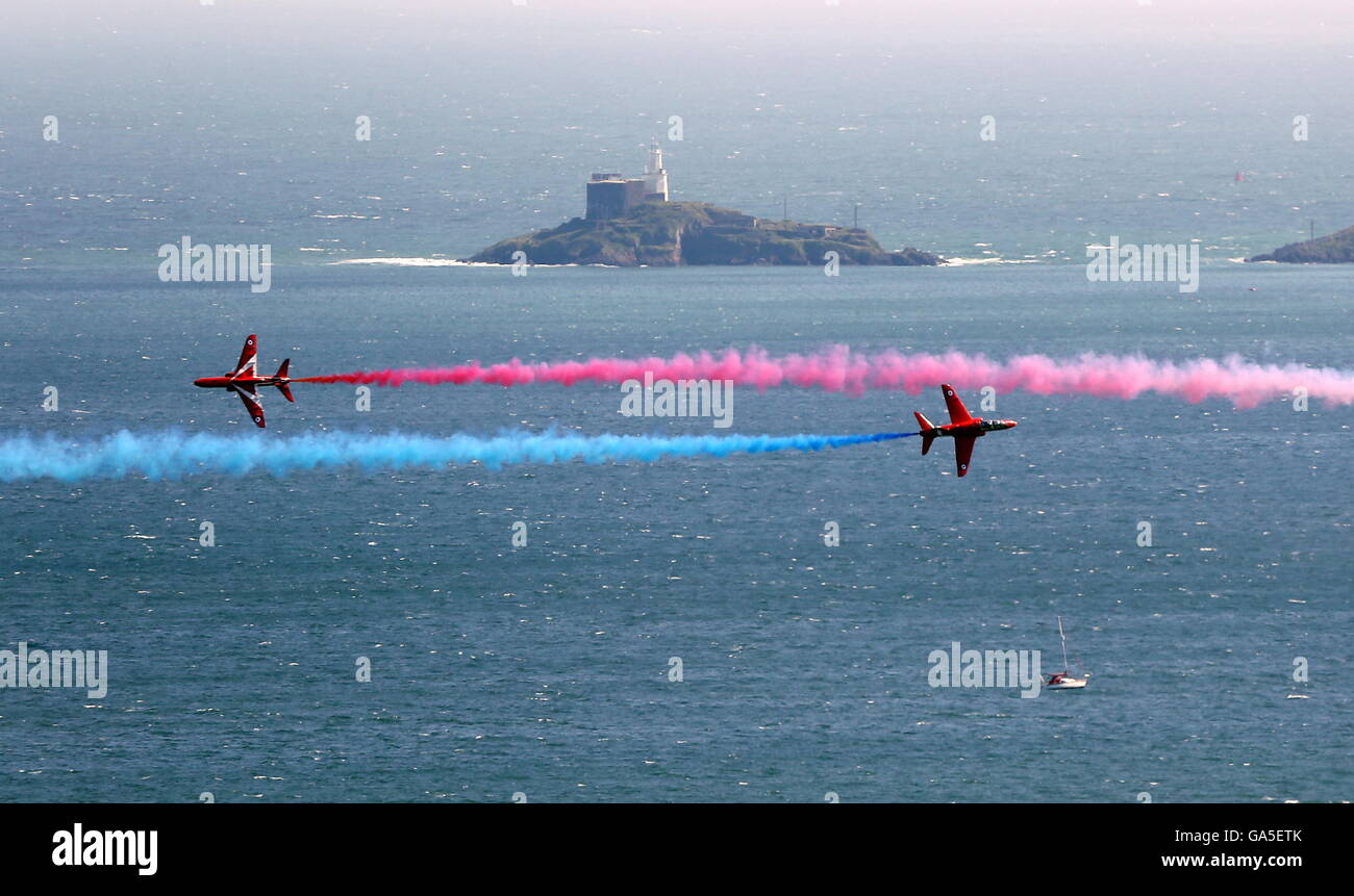 Swansea, UK. Saturday 02 July 2016 Aeroplanes of the Red Arrows perform ...