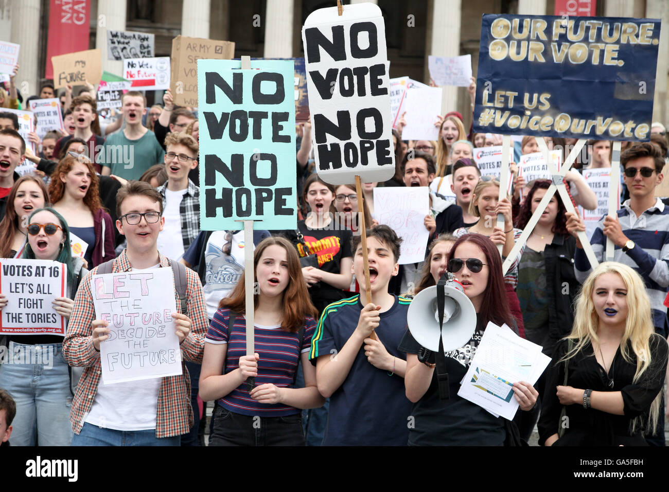 Trafalgar Square, London, UK. 3rd July, 2016. A group of protesters, mainly 16-17 year-olds, expressing their outrage at not being allowed to vote, particularly following the EU referendum, which will impact their future most and where a vote by their age group might have altered the result, and Stock Photo