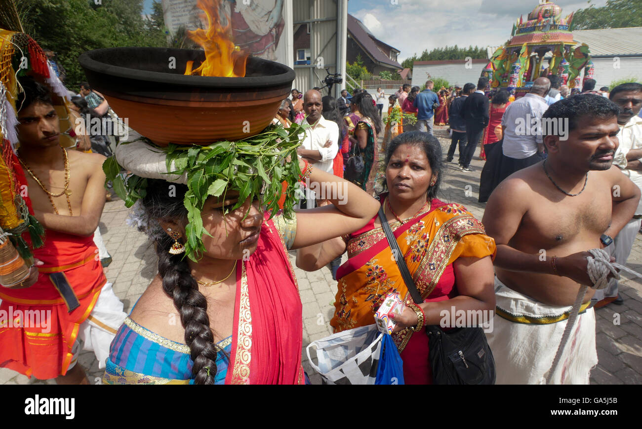believing women with burning bowls, Sri KamadchiAmpal Temple priest
