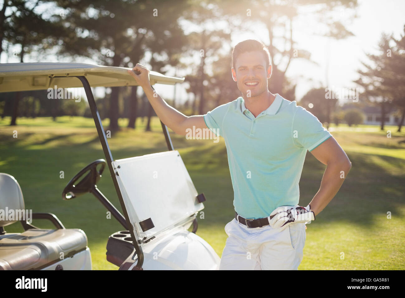 Golf buggy hi-res stock photography and images - Alamy