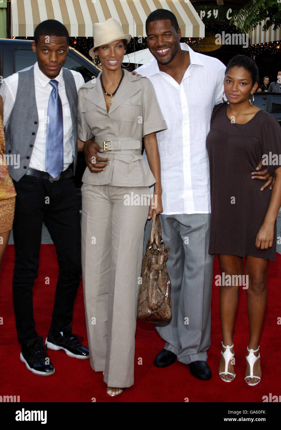 Nicole Mitchell Murphy at the Los Angeles Premiere of 