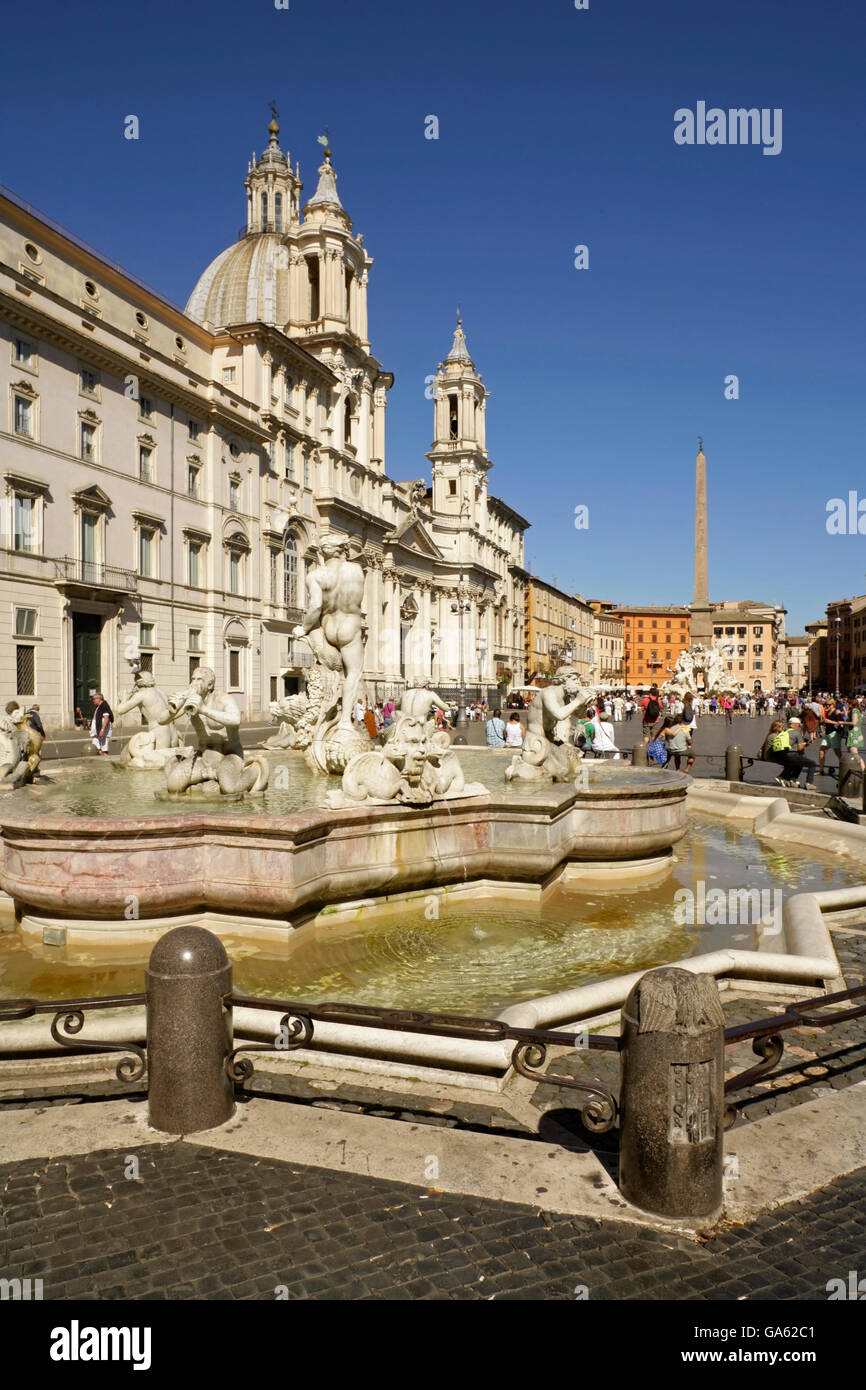 Piazza Navona, Rome, Italy with the 17th century baroque Chiesa di Sant ...