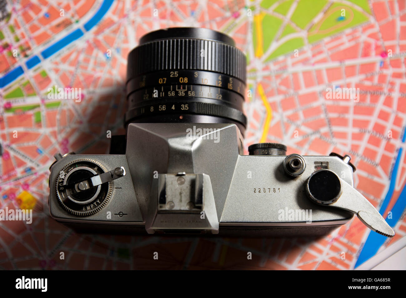 Retro map hi-res stock photography and images - Alamy