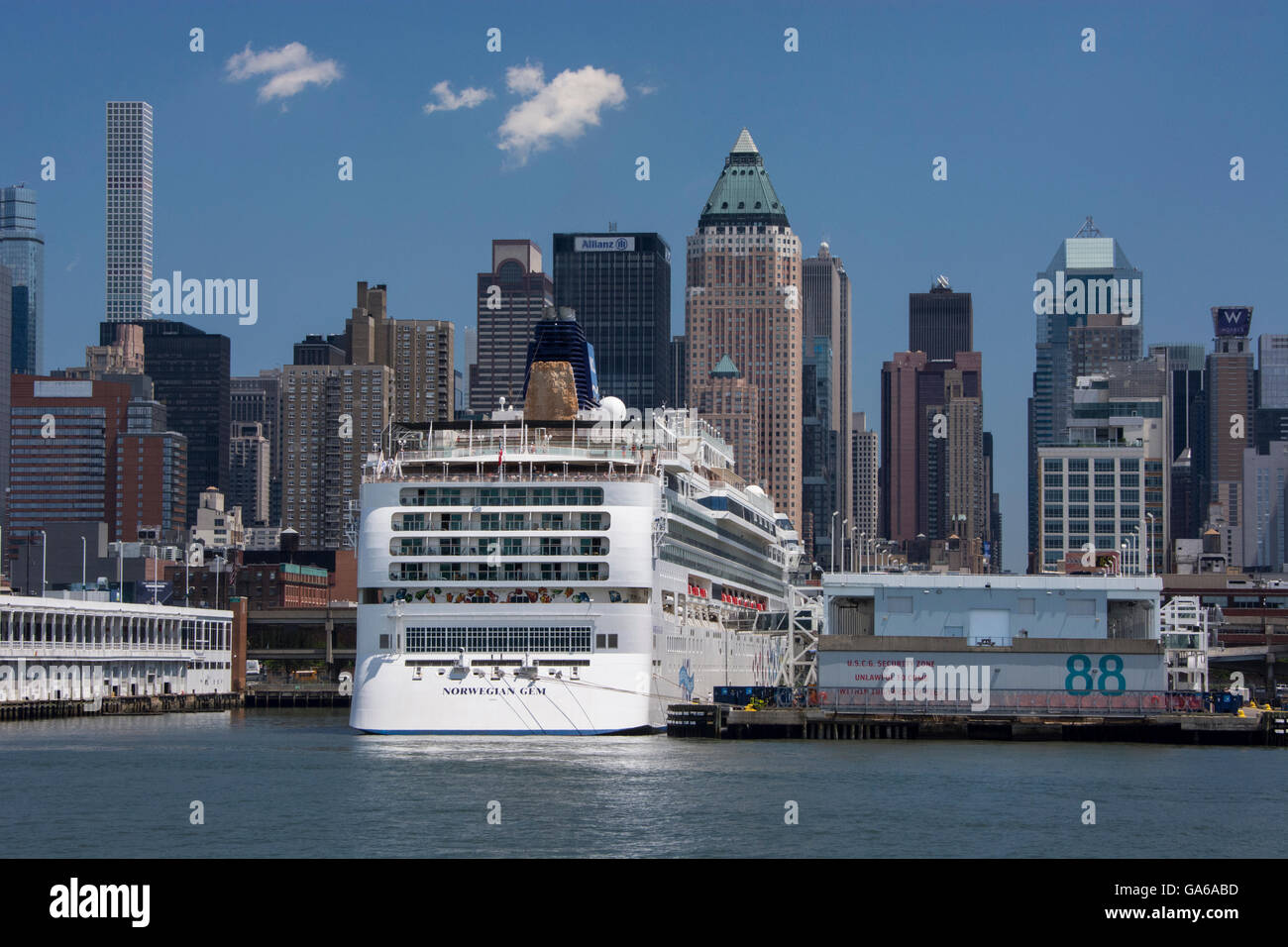 norwegian breakaway pier 88 parking