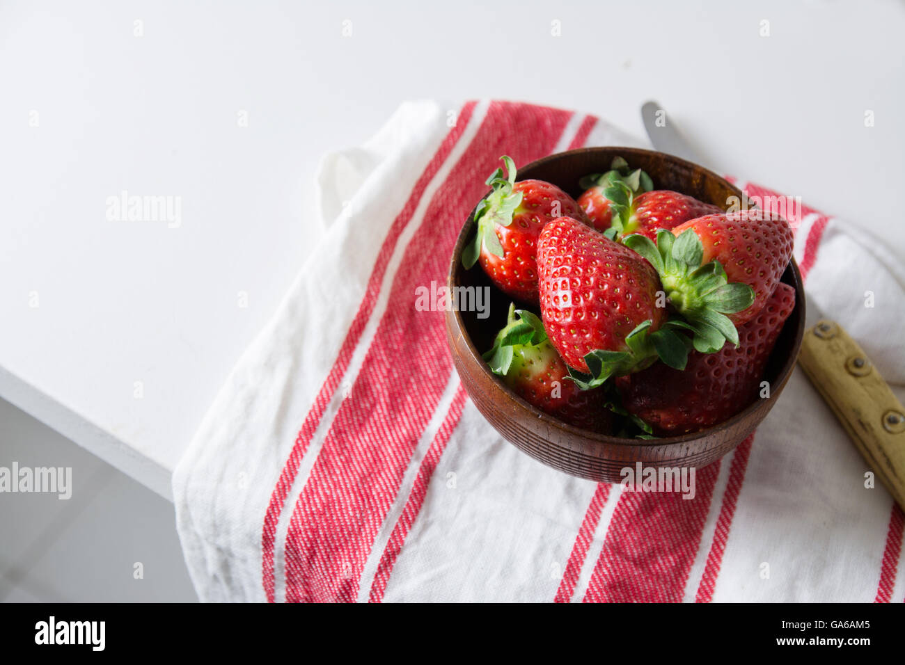 Kitchen summer strawberries hi-res stock photography and images - Alamy
