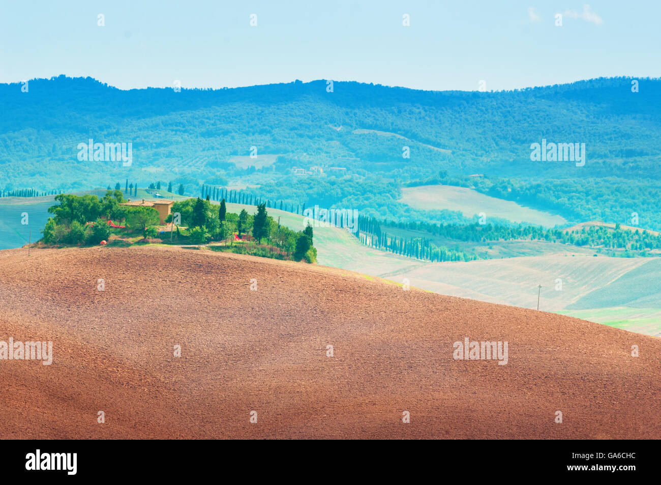 Tuscany house on hill hi-res stock photography and images - Alamy