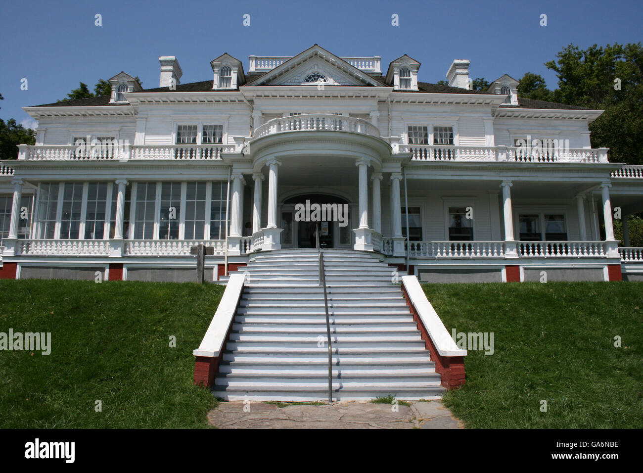Victorian Neo-Colonial mansion Stock Photo