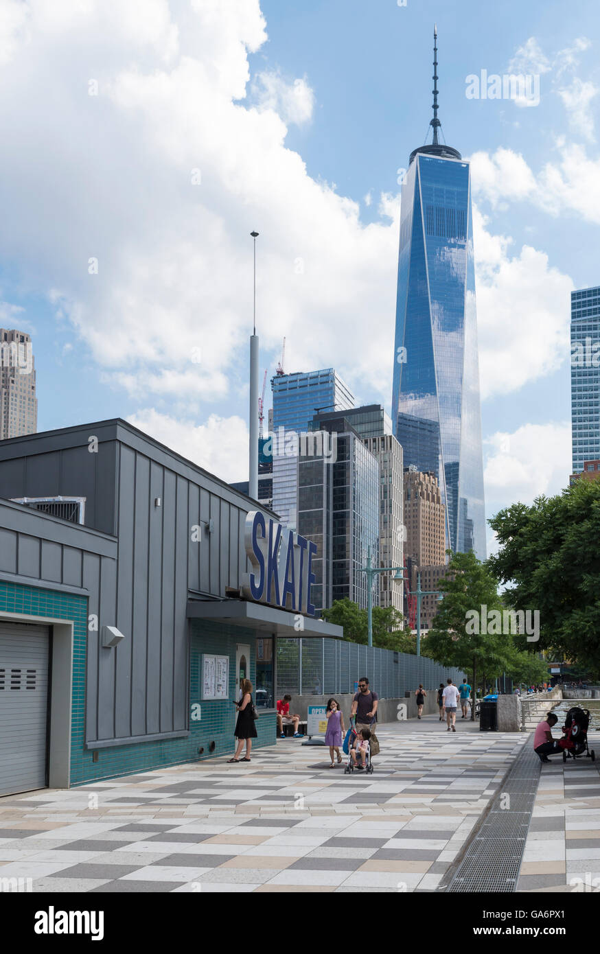 View of Hudson River Park skate park in New York in Summer with the One World Trade Center in the background Stock Photo